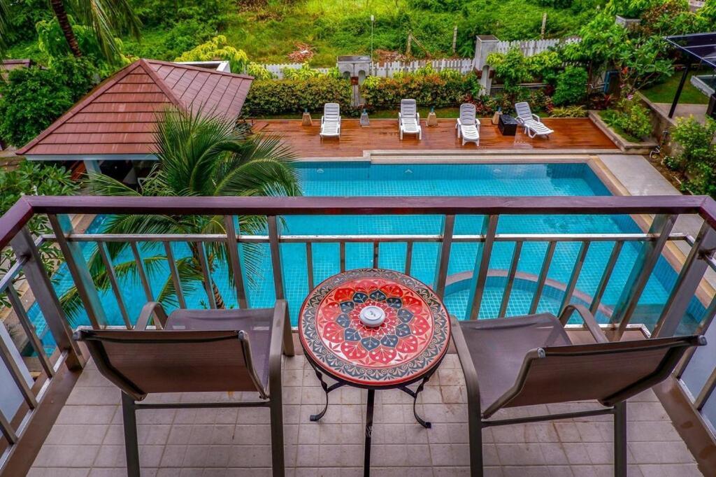 Dipantai Boutique Beach Resort Patong Екстер'єр фото
