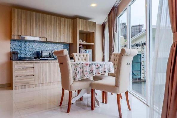 Dipantai Boutique Beach Resort Patong Екстер'єр фото