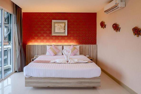 Dipantai Boutique Beach Resort Patong Екстер'єр фото