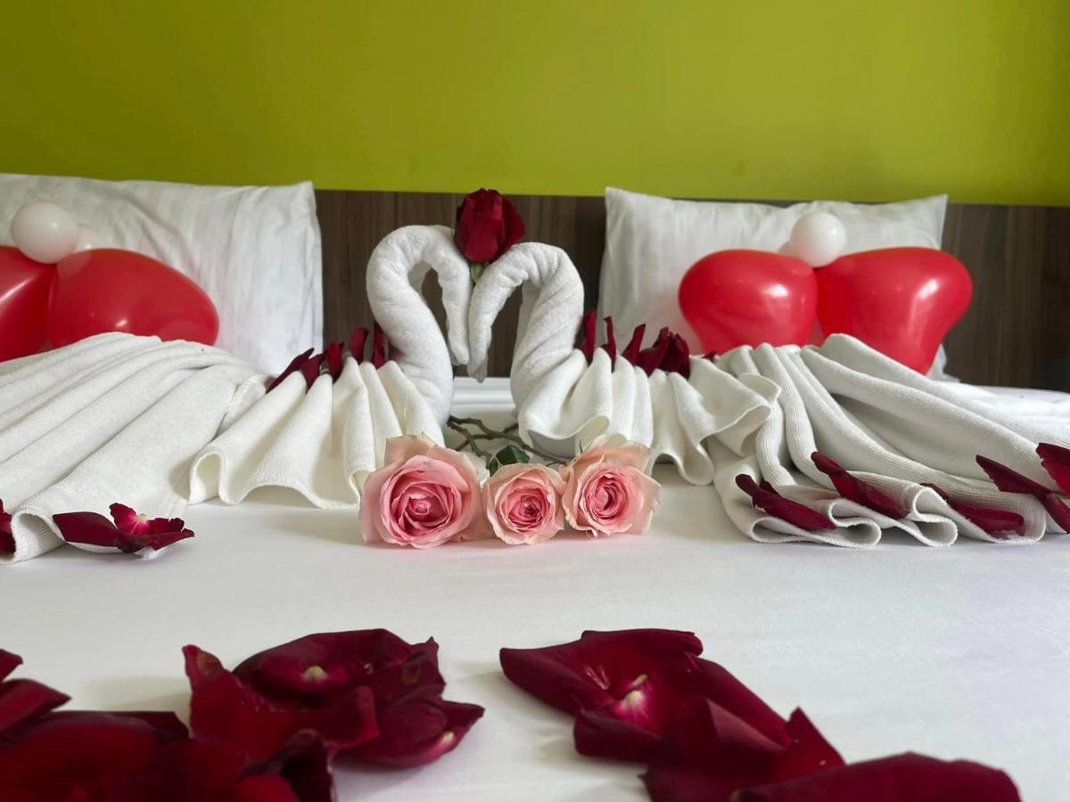 Dipantai Boutique Beach Resort Patong Екстер'єр фото