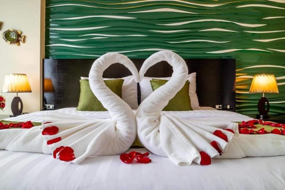 Dipantai Boutique Beach Resort Patong Екстер'єр фото