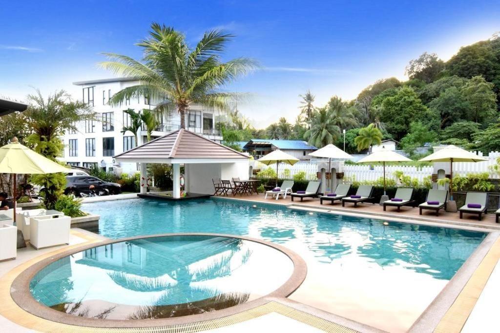Dipantai Boutique Beach Resort Patong Екстер'єр фото
