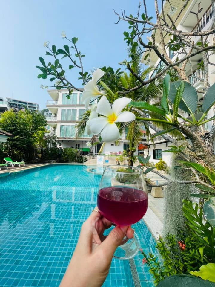 Dipantai Boutique Beach Resort Patong Екстер'єр фото