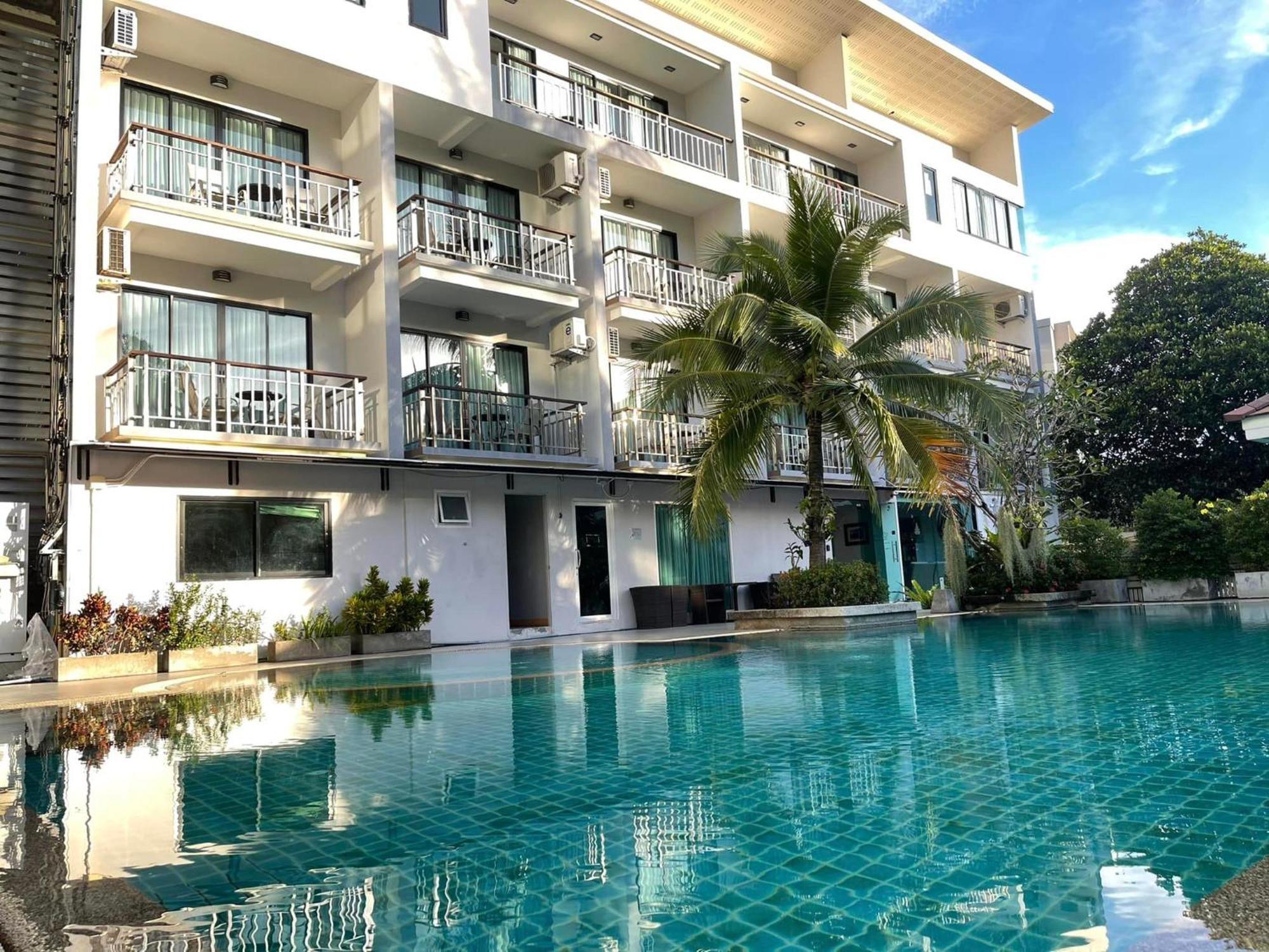 Dipantai Boutique Beach Resort Patong Екстер'єр фото
