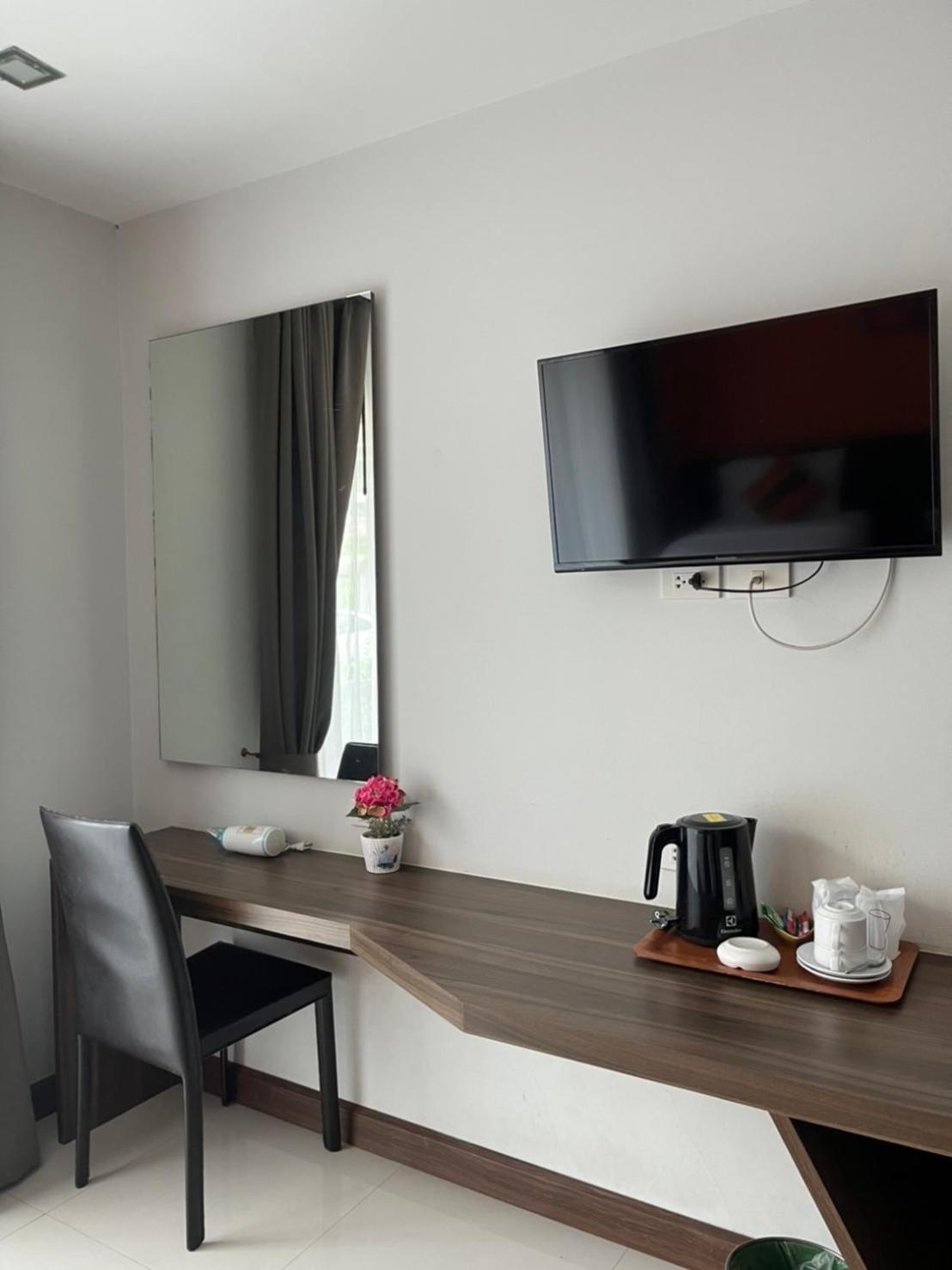 Dipantai Boutique Beach Resort Patong Екстер'єр фото